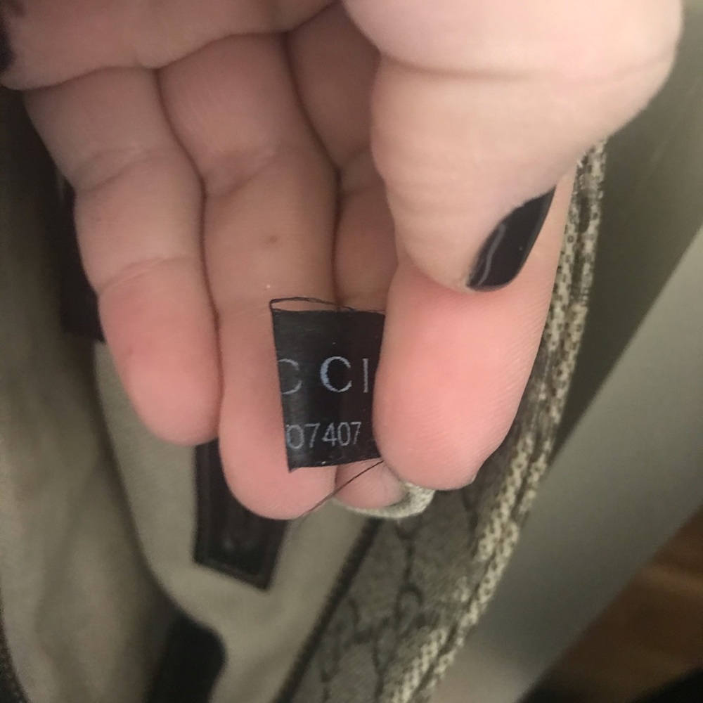 Gucci Messenger bag! - Picture 7 of 7